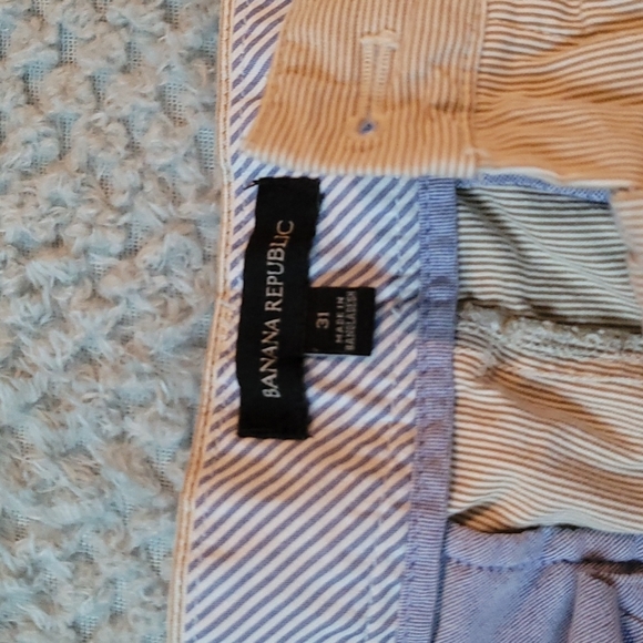 Banana Republic khaki shorts - Picture 3 of 4